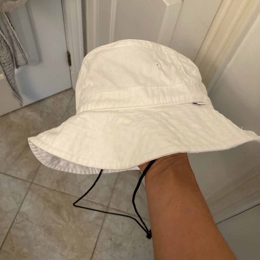 TNA hat